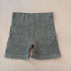 Colsie Green Heathered High Waisted Seamless Biker Shorts